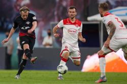 乐鱼体育 -包含里程碑夜武汉三镇强势反弹，德国杯冲刺阶段刷纪录，震撼外界，资深球员宣示担当的词条